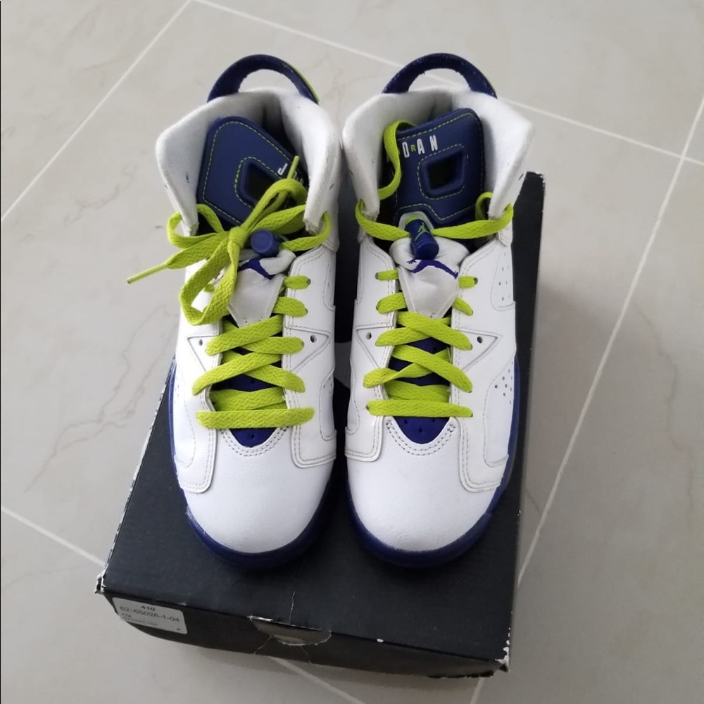 Women’s air jordan 6s